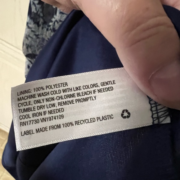 A gorgeous dress by Knox Rose in size small - Picture 7 of 9